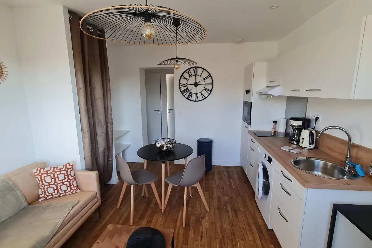 Appartement Le Jaures 4 - T2 - 1Er Etage à Hennebont 0*,  France